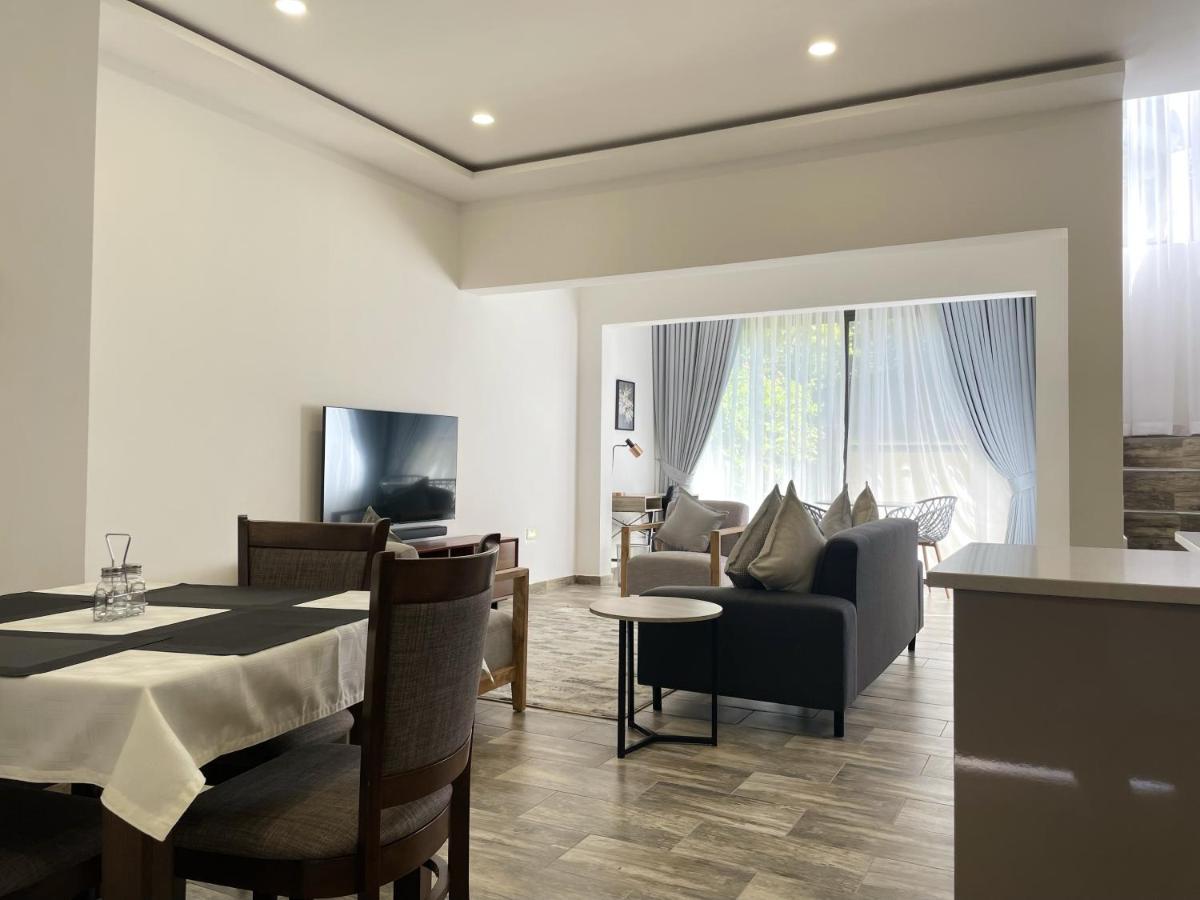 24 Roma Aparthotel Lusaka Exteriör bild