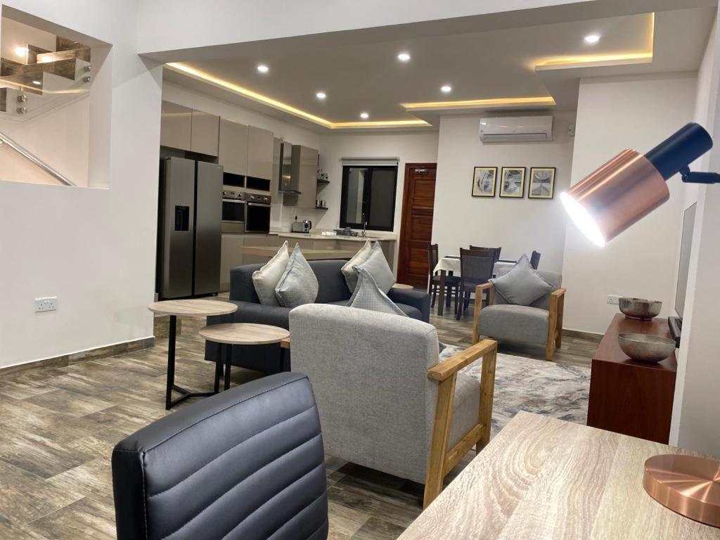 24 Roma Aparthotel Lusaka Exteriör bild