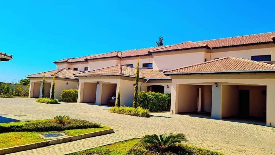 24 Roma Aparthotel Lusaka Exteriör bild